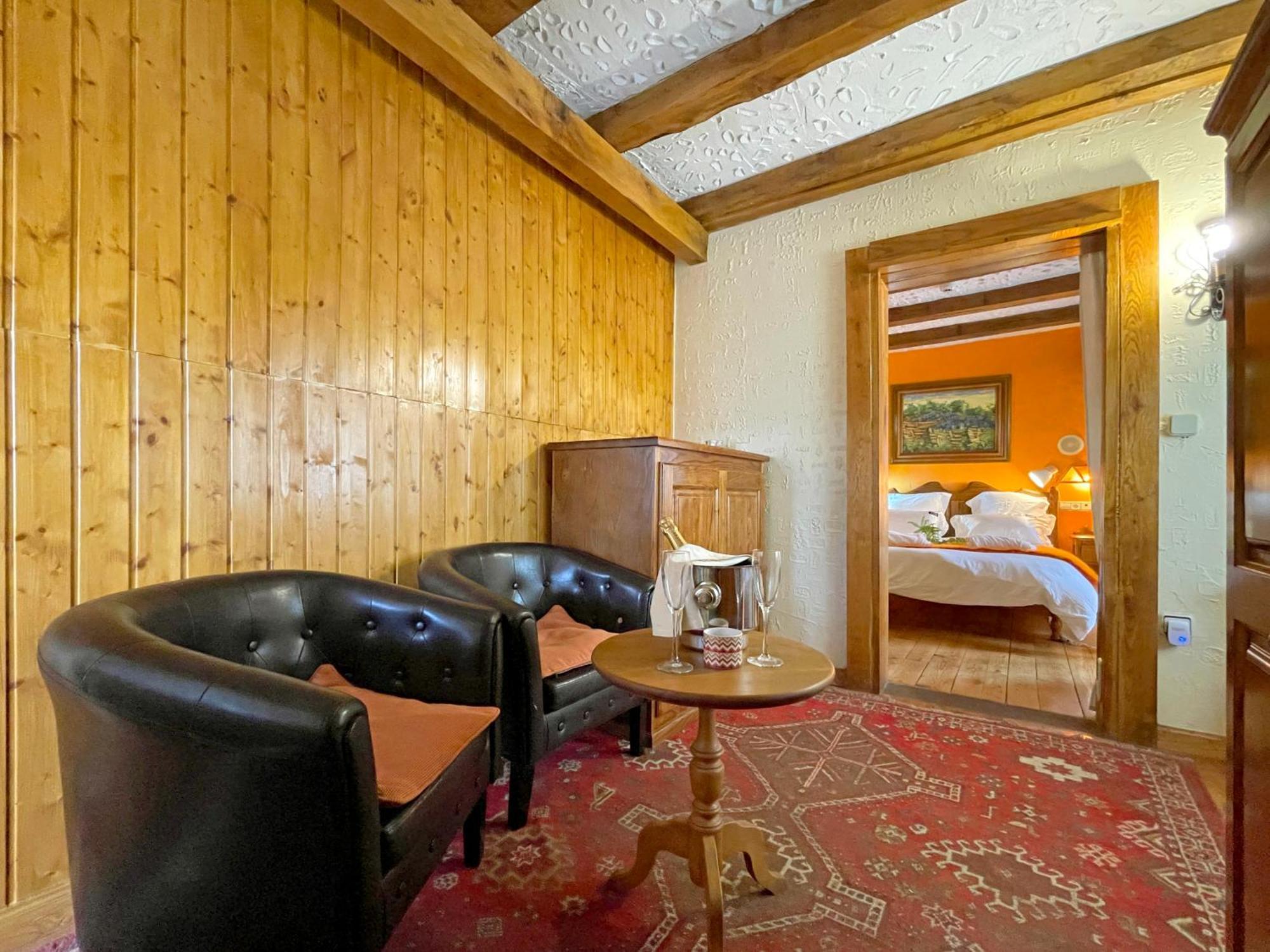 Hotel Peruskenea Jaunsaras Exteriér fotografie