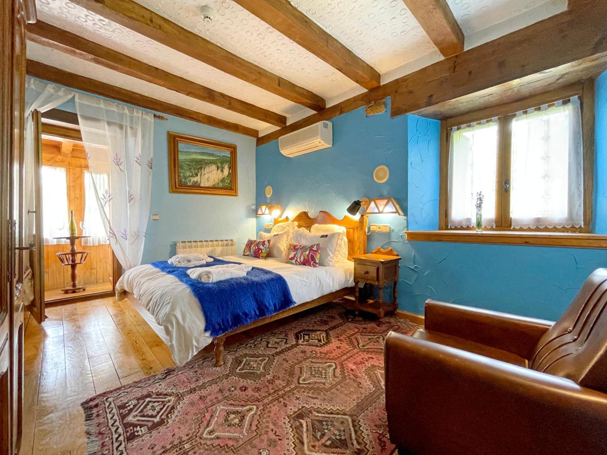 Hotel Peruskenea Jaunsaras Exteriér fotografie